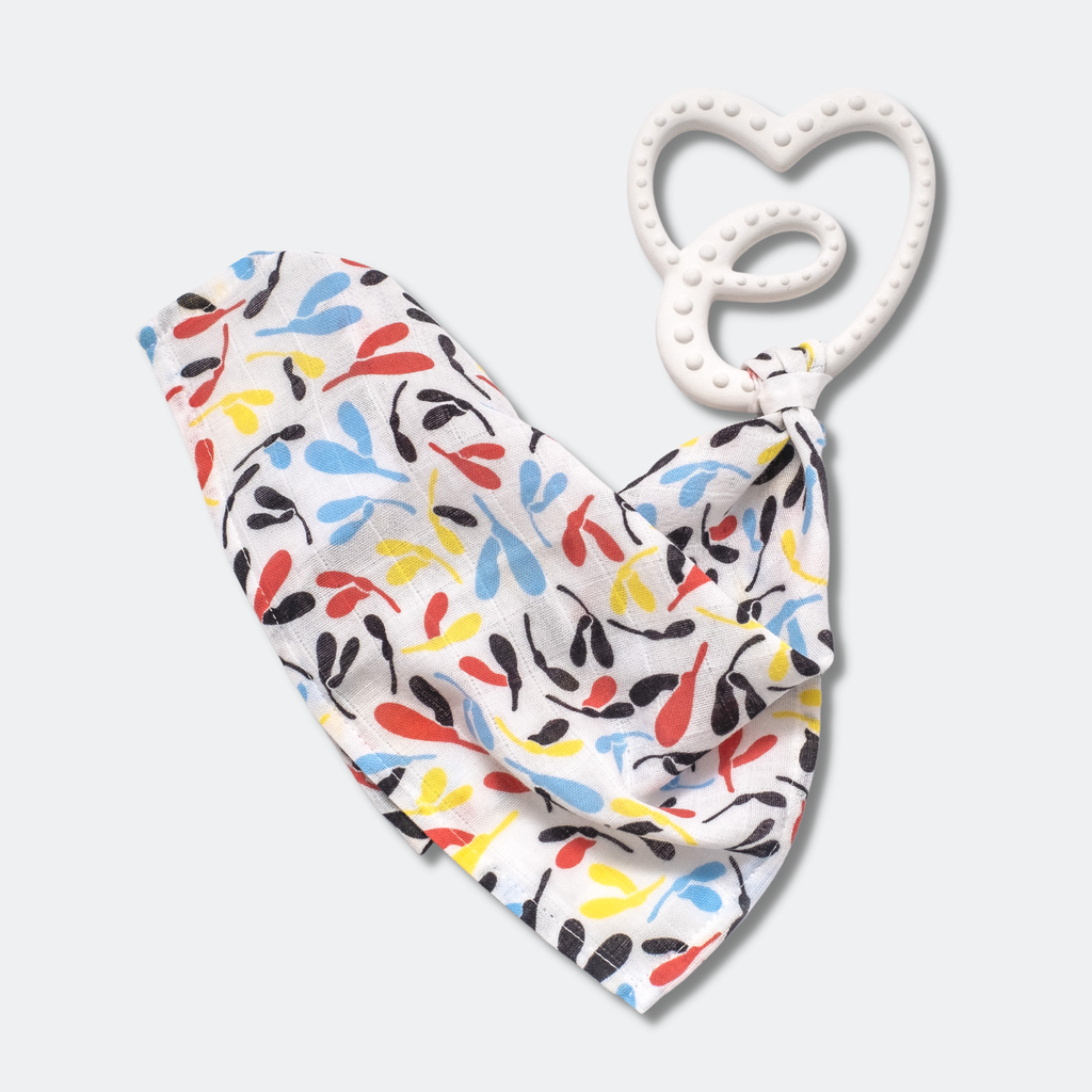 SENSORY TEETHER WITH MINI MUSLIN - WHITE/SYCAMORE